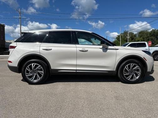 2024 Lincoln Corsair Premiere