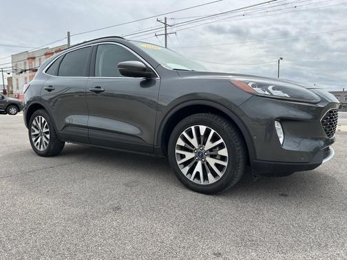 2020 Ford Escape Titanium Hybrid