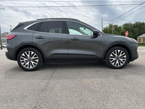 2020 Ford Escape Titanium Hybrid