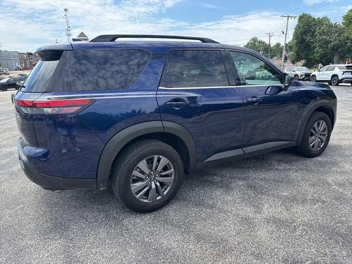 Deep Ocean Blue 2025 Nissan Pathfinder SV