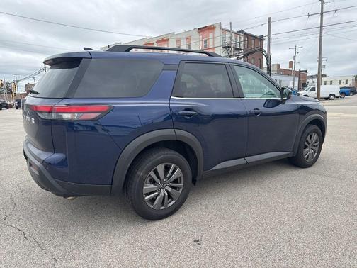 Deep Ocean Blue 2025 Nissan Pathfinder SV