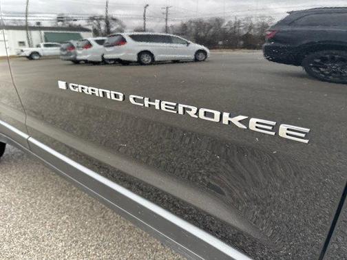 2022 Jeep Grand Cherokee Laredo