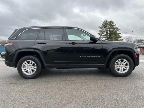 2022 Jeep Grand Cherokee Laredo