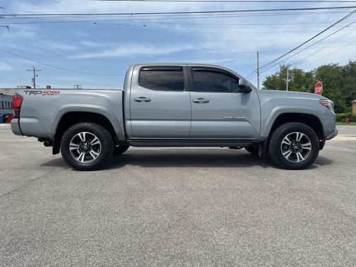 2018 Toyota Tacoma TRD Sport