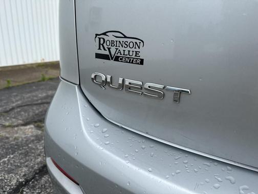2017 Nissan Quest SV