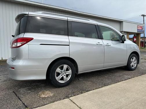 2017 Nissan Quest SV