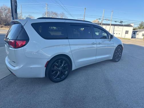 2020 Chrysler Pacifica Limited