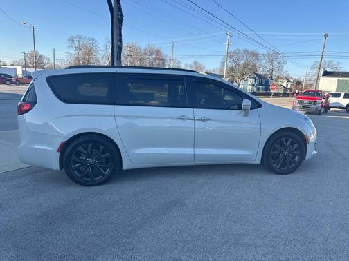 2020 Chrysler Pacifica Limited