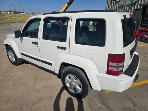 Stone White Clearcoat 2009 Jeep Liberty Sport
