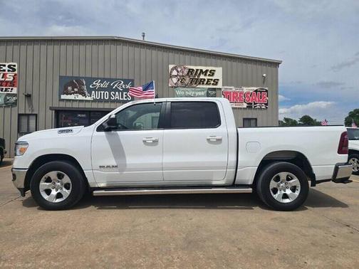 Bright White Clearcoat 2021 RAM 1500 Big Horn/Lone Star