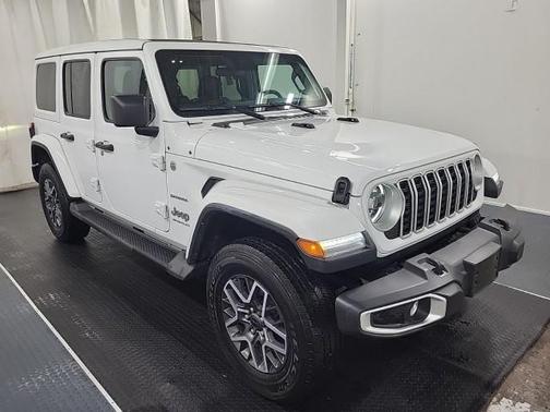 Bright White Clearcoat 2024 Jeep Wrangler Sahara