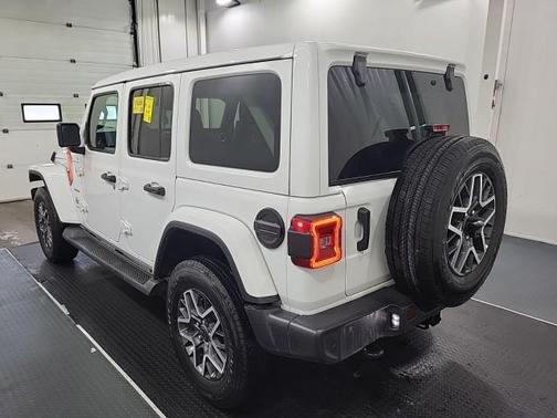 Bright White Clearcoat 2024 Jeep Wrangler Sahara