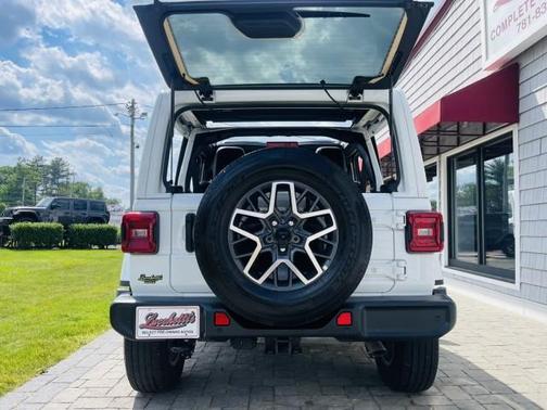 Bright White Clearcoat 2024 Jeep Wrangler Sahara
