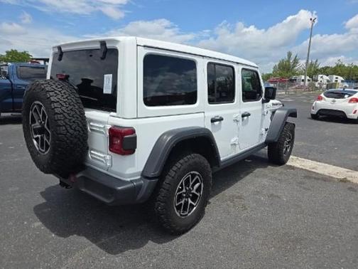 Bright White Clearcoat 2024 Jeep Wrangler Rubicon