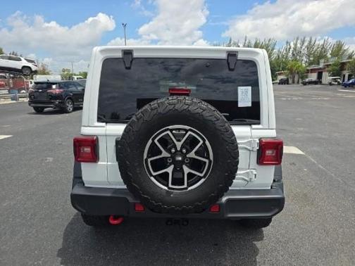 Bright White Clearcoat 2024 Jeep Wrangler Rubicon