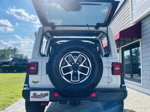 Bright White Clearcoat 2024 Jeep Wrangler Rubicon