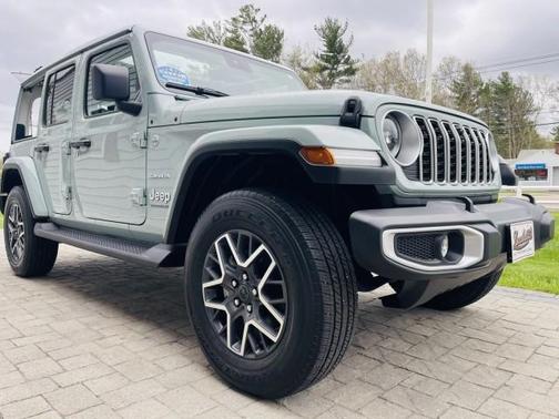 Earl Clearcoat 2024 Jeep Wrangler Sahara