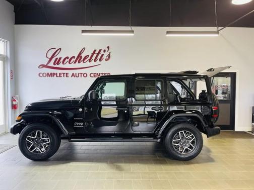 Black Clearcoat 2024 Jeep Wrangler Sahara