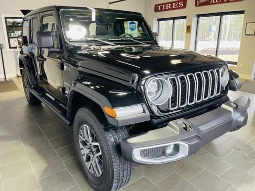Black Clearcoat 2024 Jeep Wrangler Sahara