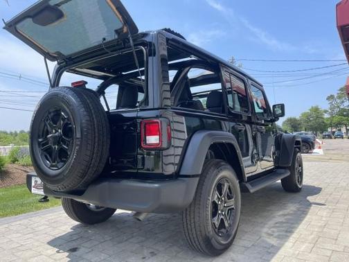 2022 Jeep Wrangler Unlimited Sport