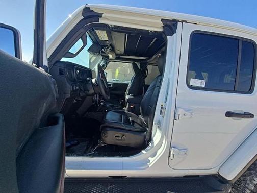 Bright White Clearcoat 2024 Jeep Wrangler Rubicon