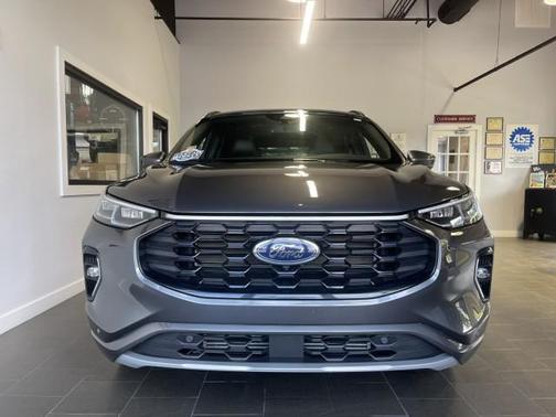 2023 Ford Escape ST-Line Elite