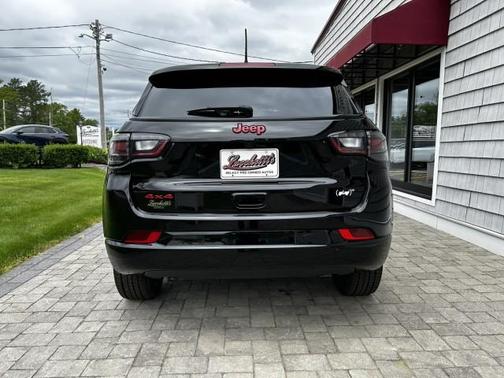 2023 Jeep Compass (RED) Edition