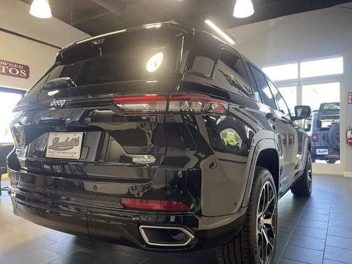 2023 Jeep Grand Cherokee 4xe Summit