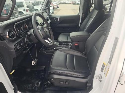 Bright White Clearcoat 2024 Jeep Wrangler Sahara