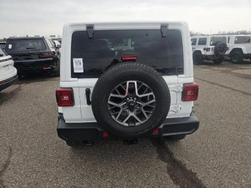 Bright White Clearcoat 2024 Jeep Wrangler Sahara