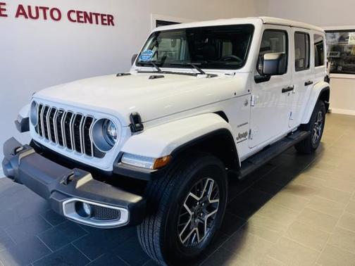 Bright White Clearcoat 2024 Jeep Wrangler Sahara SUV