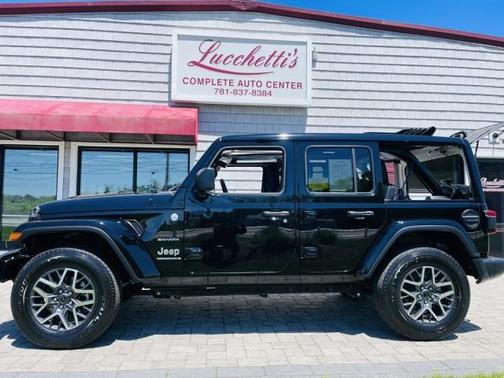 Black Clearcoat 2024 Jeep Wrangler Sahara