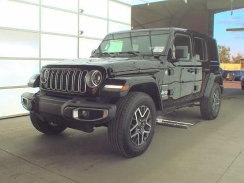 Black Clearcoat 2024 Jeep Wrangler Sahara