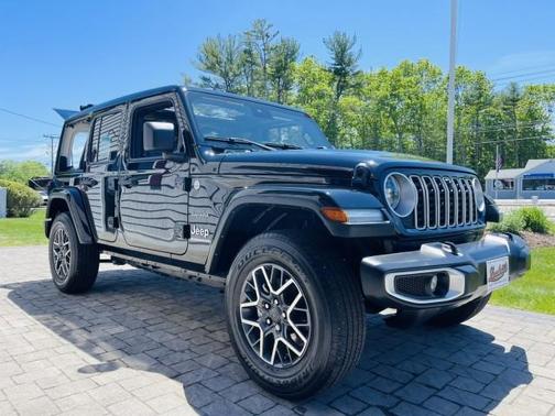 Black Clearcoat 2024 Jeep Wrangler Sahara