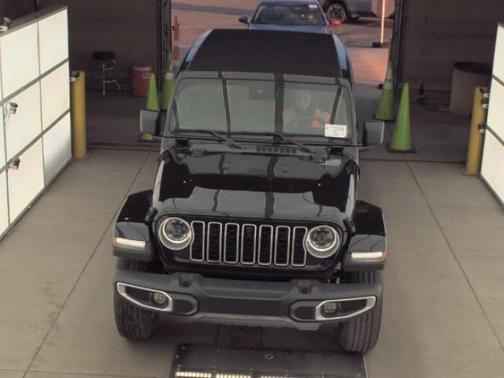 Black Clearcoat 2024 Jeep Wrangler Sahara