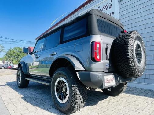 Carbonized Gray Metallic 2023 Ford Bronco Outer Banks