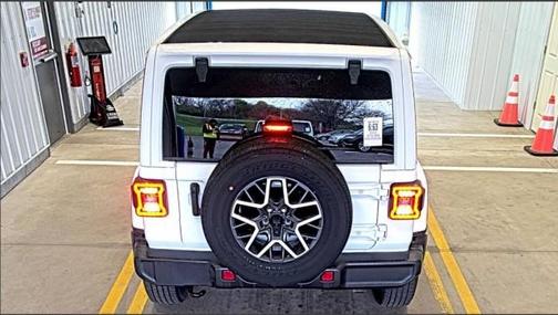 Bright White Clearcoat 2024 Jeep Wrangler Sahara