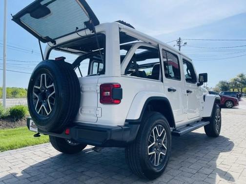 Bright White Clearcoat 2024 Jeep Wrangler Sahara