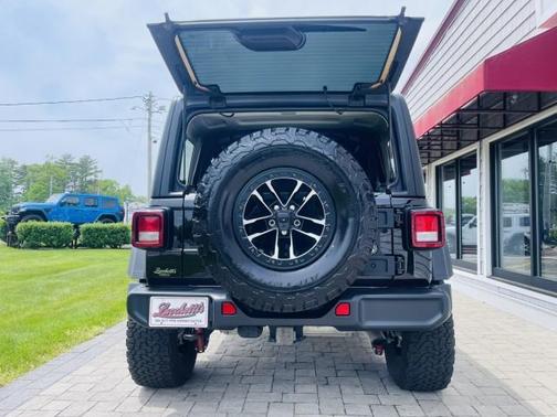 Black Clearcoat 2024 Jeep Wrangler Sport