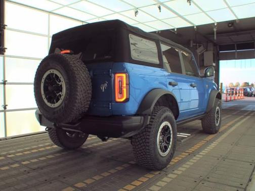 Velocity Blue Metallic 2022 Ford Bronco Badlands
