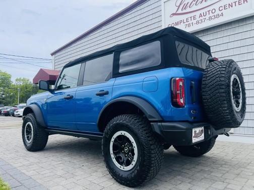 Velocity Blue Metallic 2022 Ford Bronco Badlands