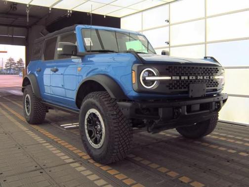 Velocity Blue Metallic 2022 Ford Bronco Badlands