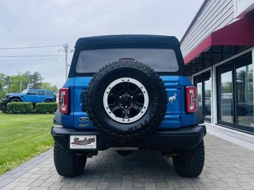 Velocity Blue Metallic 2022 Ford Bronco Badlands
