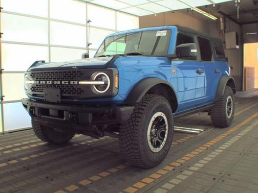 Velocity Blue Metallic 2022 Ford Bronco Badlands