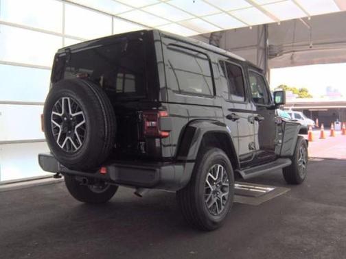 Black Clearcoat 2024 Jeep Wrangler Sahara