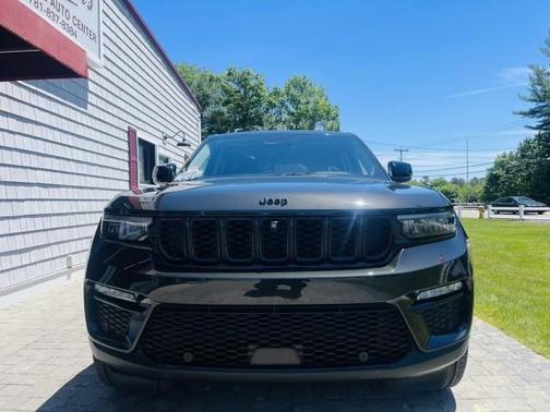 Rocky Mountain Pearlcoat 2023 Jeep Grand Cherokee Limited