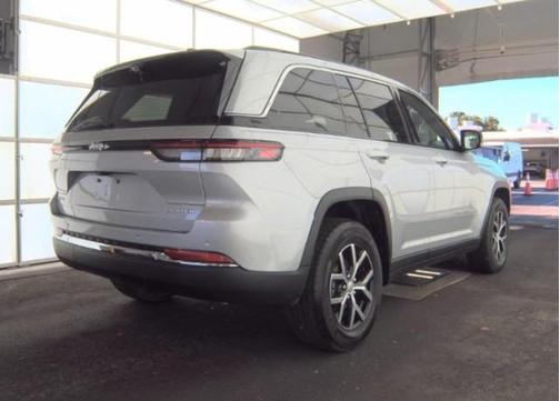 Silver Zynith 2025 Jeep Grand Cherokee Limited