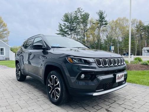 Sting Gray Clearcoat 2023 Jeep Compass Limited