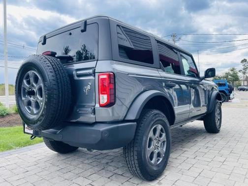 Carbonized Gray Metallic 2025 Ford Bronco Big Bend