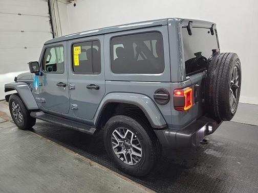 Anvil Clearcoat 2024 Jeep Wrangler Sahara